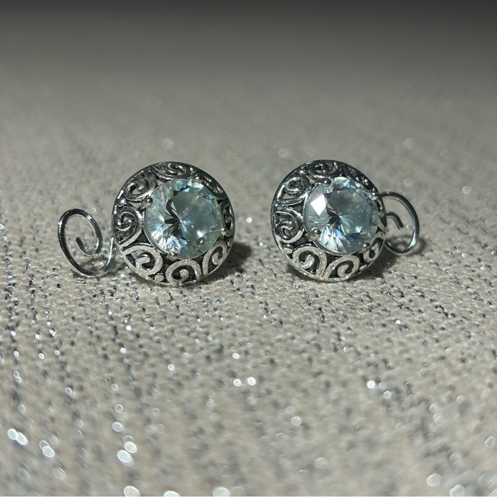 Gorgeous gemstone and filigree stud earrings
